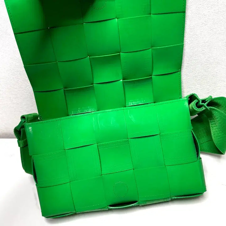 [BUNJANG] Bottega Veneta Rubber Cassette Bag Green / 보테가베네타 러버 카세트백 그린