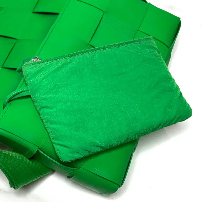 [BUNJANG] Bottega Veneta Rubber Cassette Bag Green / 보테가베네타 러버 카세트백 그린