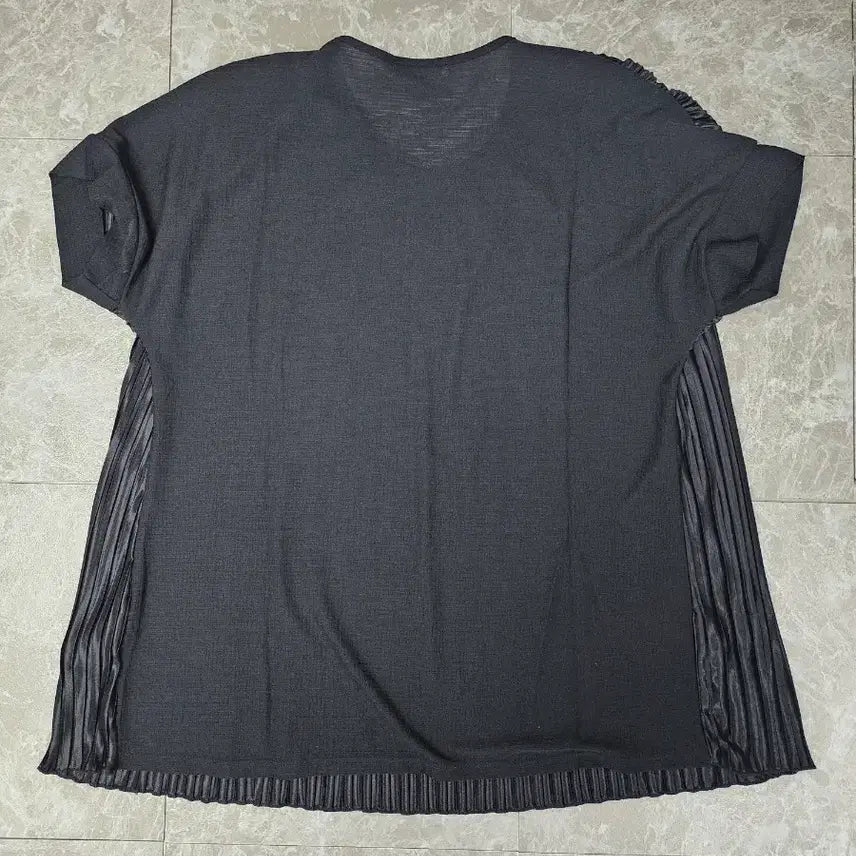[BUNJANG] Black Pleated Short Sleeve T-shirt / 블랙 플리츠 반팔 티셔츠