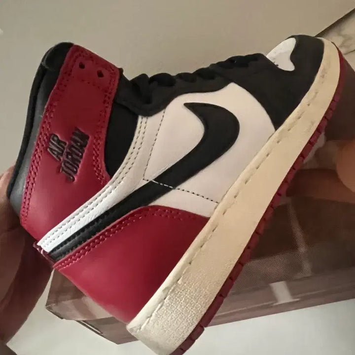 [BUNJANG] Jordan 1 Retro High OG Black Toe (GS 230) / 조던 1 레트로 하이 OG 블랙토 gs230