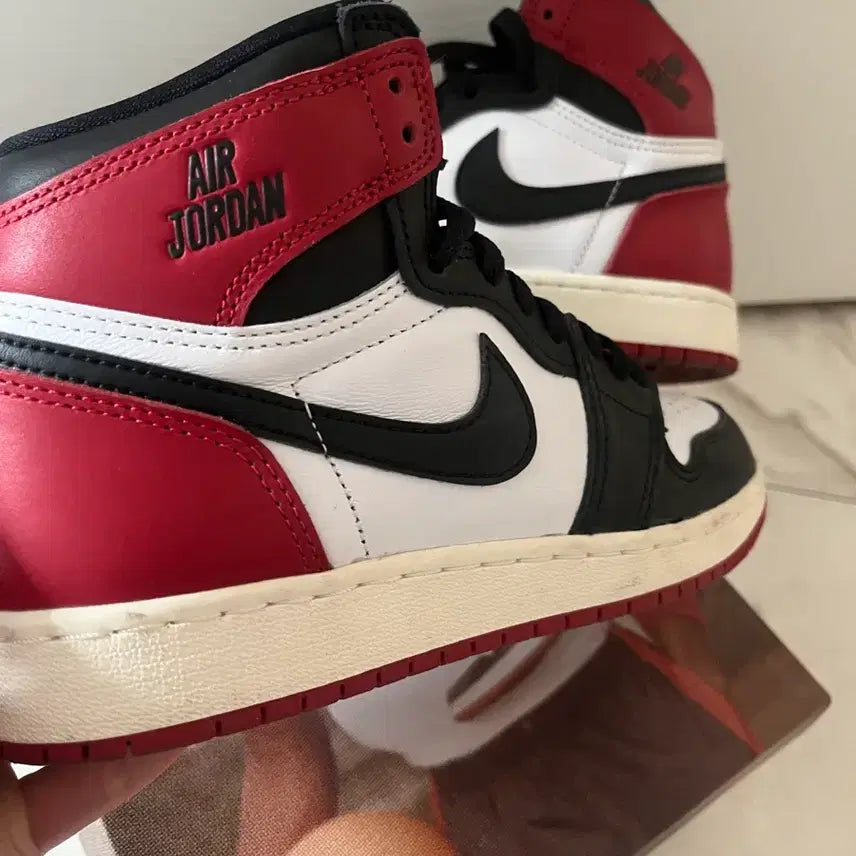 [BUNJANG] Jordan 1 Retro High OG Black Toe (GS 230) / 조던 1 레트로 하이 OG 블랙토 gs230