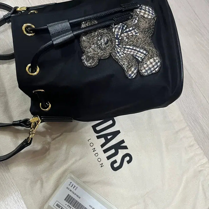 [BUNJANG] Daks Teddy Bear Embroidered Bucket Bag / 닥스 블랙 테디베어 자수 버킷백