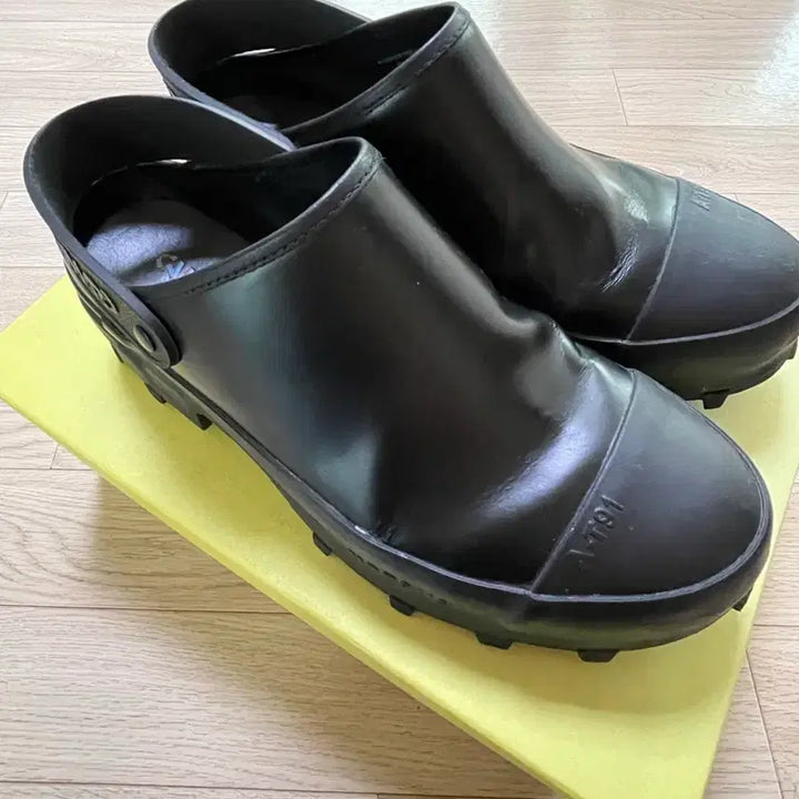 [BUNJANG] Camper Lab Traktori Clogs / 캠퍼랩 traktori 클로그 43