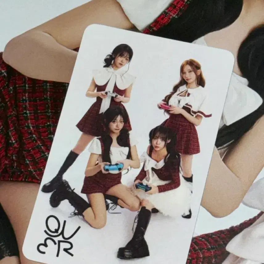 [BUNJANG] QWER Chodan Magenta Hina Group Photocard / QWER 플스 쵸단 마젠타 히나 시연 단체 포토카드