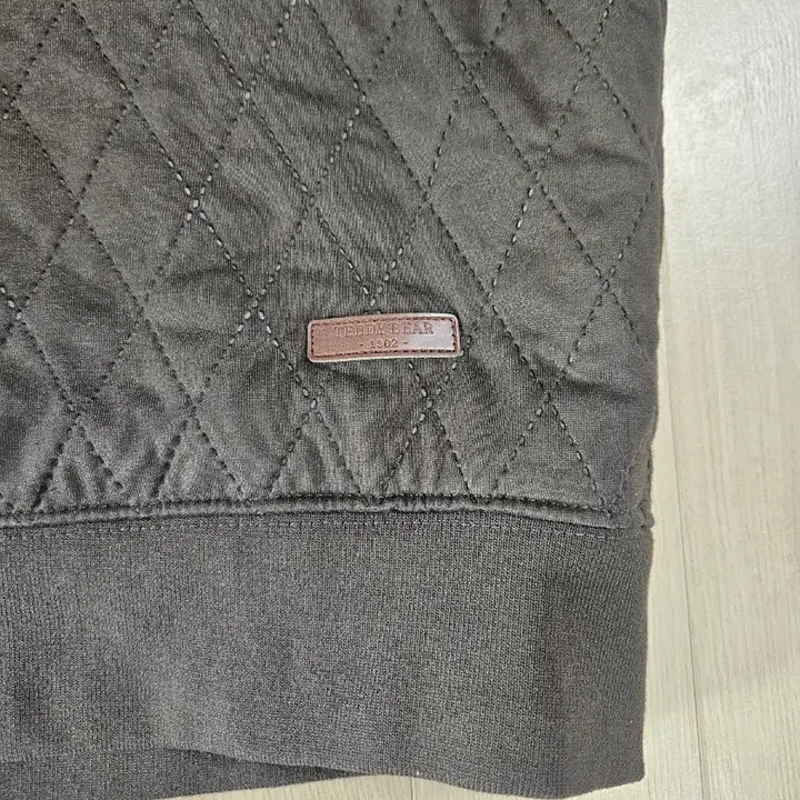 [BUNJANG] Teddy Bear Quilted Half-Zip Sweatshirt (Size 105) / 테디베어 보아털 퀄팅 하프집업 스웨트셔츠 105