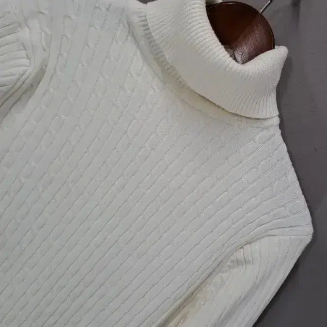 [BUNJANG] White Turtleneck Knit Sweater / 케이블 화이트 목폴라 니트