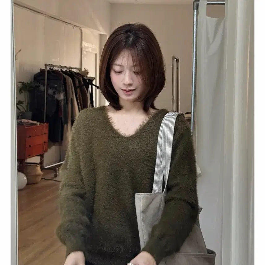 [BUNJANG] Slowand Khaki V-Neck Knit Beanie Set / 새상품)) 슬로우앤드 보송퍼 브이넥 니트 + 비니 세트 카키