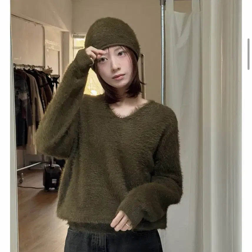 [BUNJANG] Slowand Khaki V-Neck Knit Beanie Set / 새상품)) 슬로우앤드 보송퍼 브이넥 니트 + 비니 세트 카키