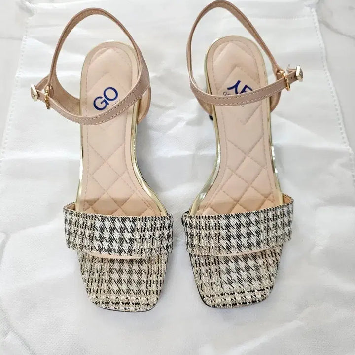[BUNJANG] Gose Houndstooth Pearl Sandals (225) / (새상품)고세 펄 하운즈투스 샌들 225사이즈