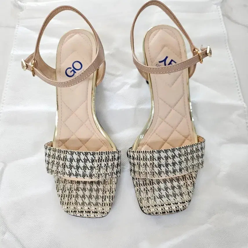 [BUNJANG] Gose Houndstooth Pearl Sandals (225) / (새상품)고세 펄 하운즈투스 샌들 225사이즈