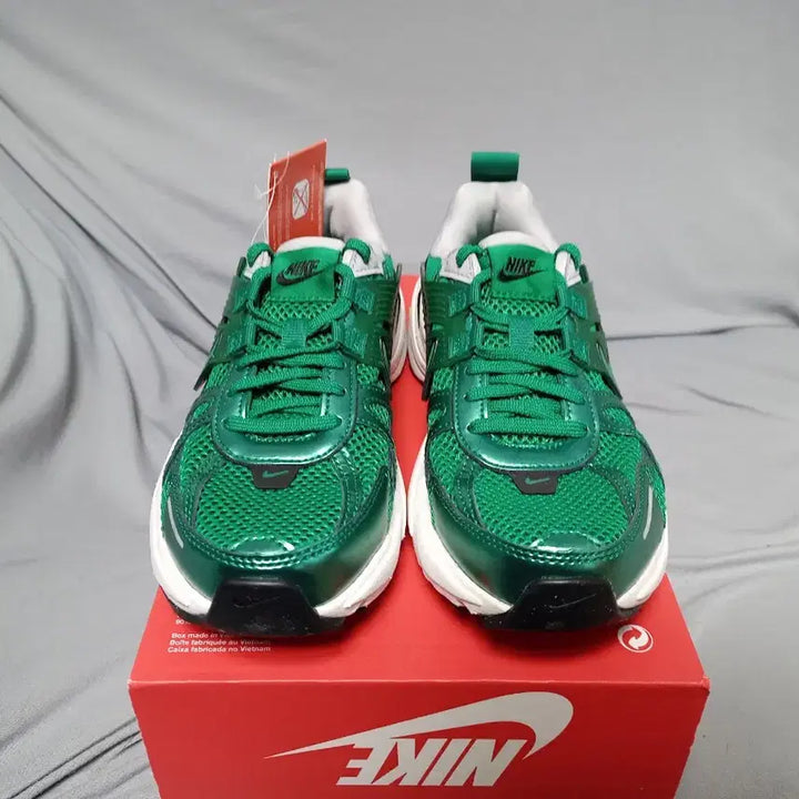 [BUNJANG] Nike V2K Run Sneakers / (새제품)나이키 V2K 런 240