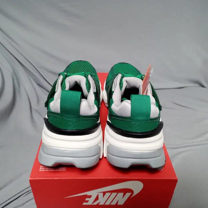 [BUNJANG] Nike V2K Run Sneakers / (새제품)나이키 V2K 런 240