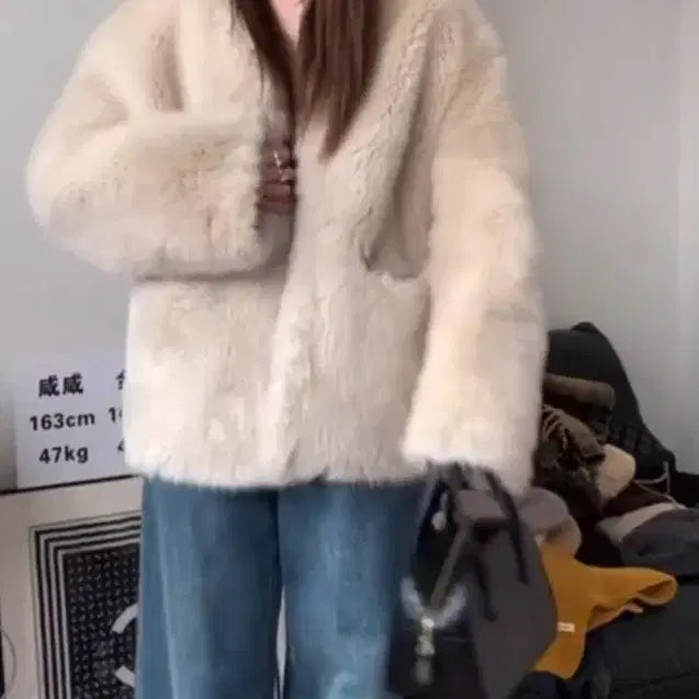 [BUNJANG] Beige Oversized Faux Fur Coat (Size M) / 무료배송 여성 베이지 퍼코트 오버핏  새상품급 M
