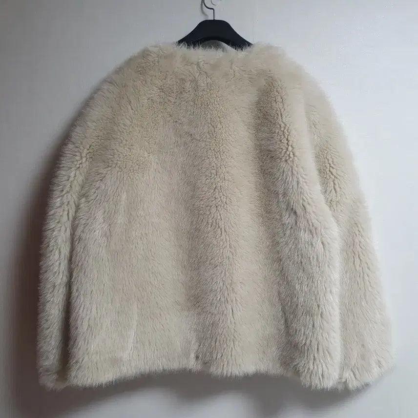[BUNJANG] Beige Oversized Faux Fur Coat (Size M) / 무료배송 여성 베이지 퍼코트 오버핏  새상품급 M