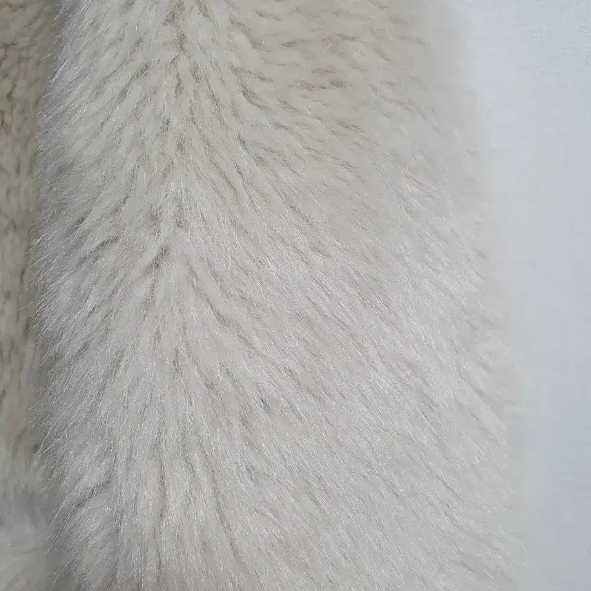 [BUNJANG] Beige Oversized Faux Fur Coat (Size M) / 무료배송 여성 베이지 퍼코트 오버핏  새상품급 M