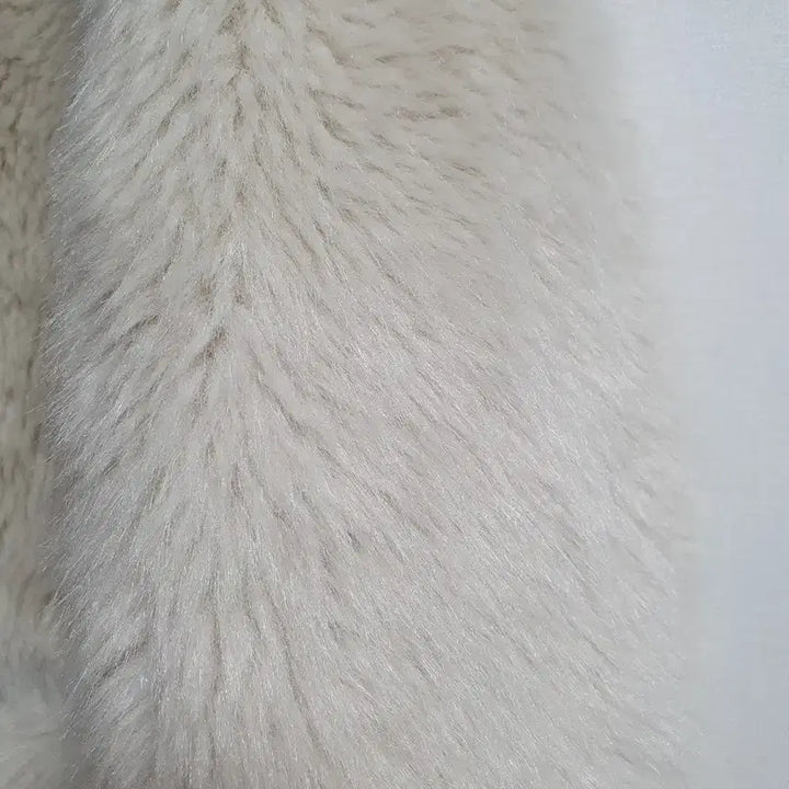 [BUNJANG] Beige Oversized Faux Fur Coat (Size M) / 무료배송 여성 베이지 퍼코트 오버핏  새상품급 M