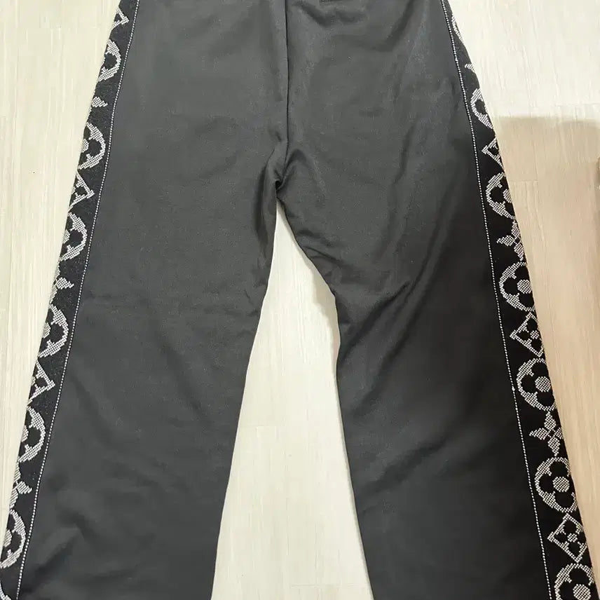 [BUNJANG] Louis Vuitton Monogram Jersey Pants / 루이비통 LV 모노그램 져지 팬츠 정품 / M / 케어가능