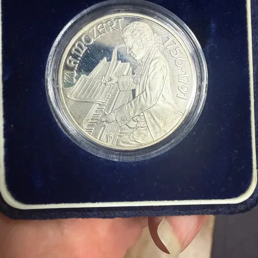 [BUNJANG] Mozart Commemorative Coin 1756-1791 / 모차르트 기념 주화 1756-1791