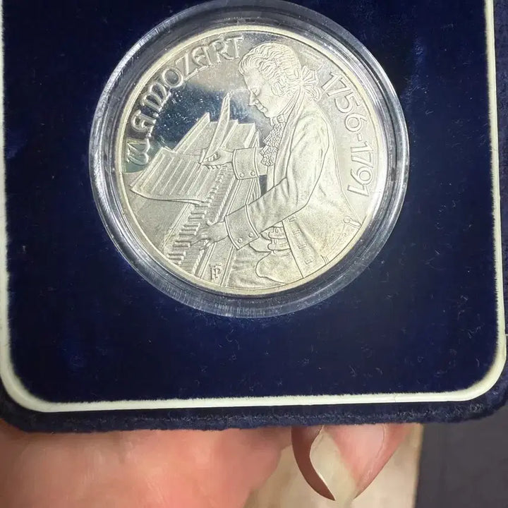 [BUNJANG] Mozart Commemorative Coin 1756-1791 / 모차르트 기념 주화 1756-1791