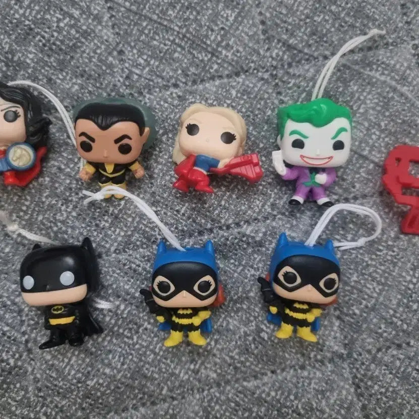 [BUNJANG] DC Kinder Joy Figure Bundle Set / 킨더조이 피규어 DC 일괄 7종