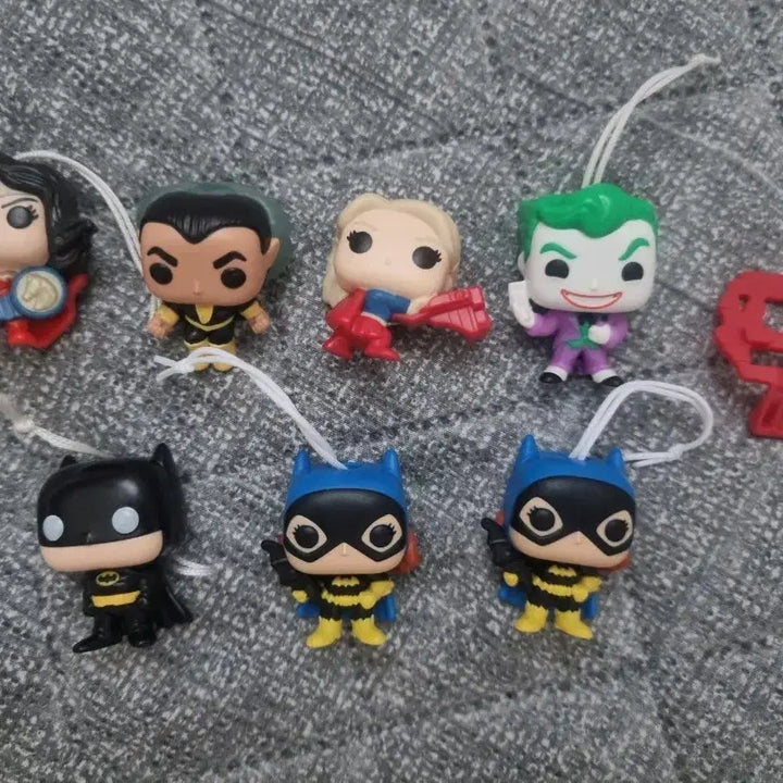 [BUNJANG] DC Kinder Joy Figure Bundle Set / 킨더조이 피규어 DC 일괄 7종