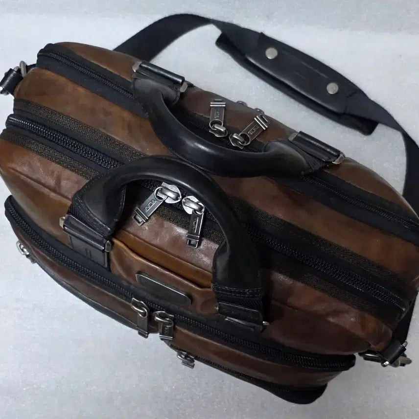 [BUNJANG] TUMI Alpha Bravo Anderson Slim Leather Briefcase / 투미 TUMI 알파브라보 앤더슨 슬림 커뮤터 레더 브리프 92640DB2