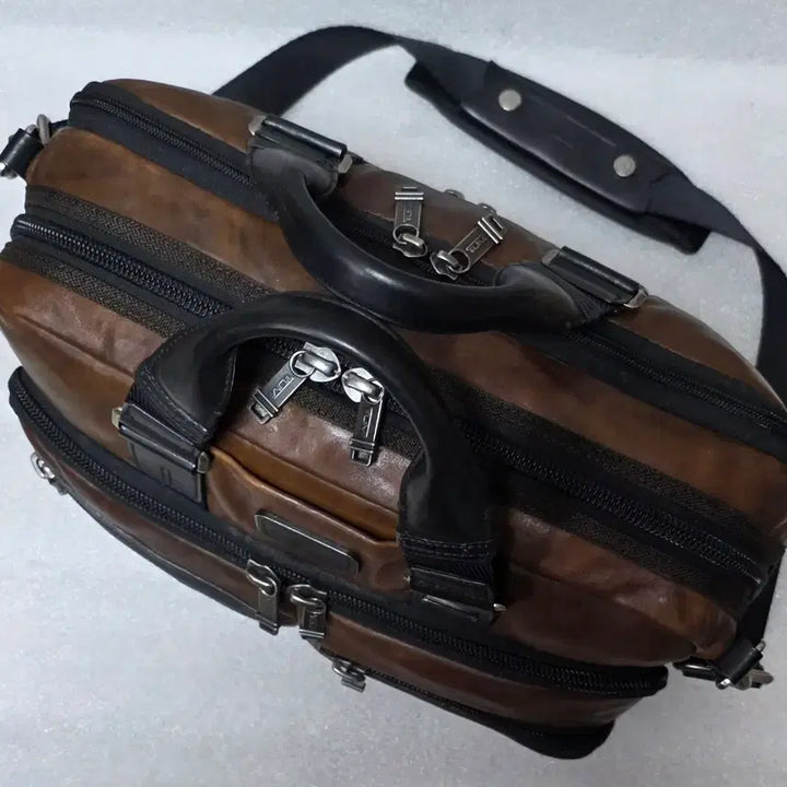[BUNJANG] TUMI Alpha Bravo Anderson Slim Leather Briefcase / 투미 TUMI 알파브라보 앤더슨 슬림 커뮤터 레더 브리프 92640DB2