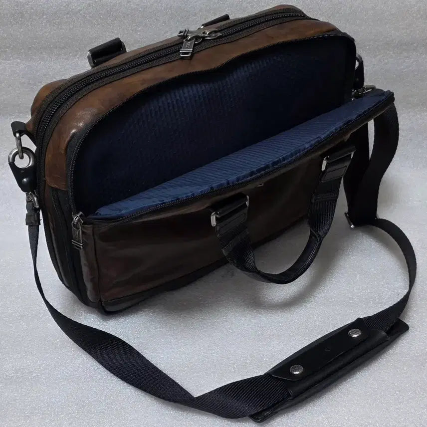 [BUNJANG] TUMI Alpha Bravo Anderson Slim Leather Briefcase / 투미 TUMI 알파브라보 앤더슨 슬림 커뮤터 레더 브리프 92640DB2