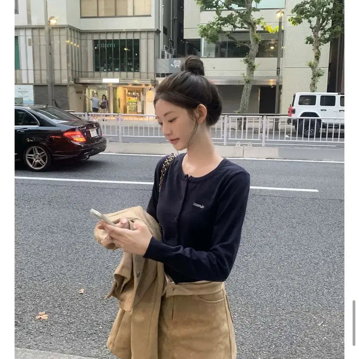 [BUNJANG] BLACKPINK Jennie Celine Basic Cardigan Navy S / 제니오 셀린 베이직 가디건 네이비 s