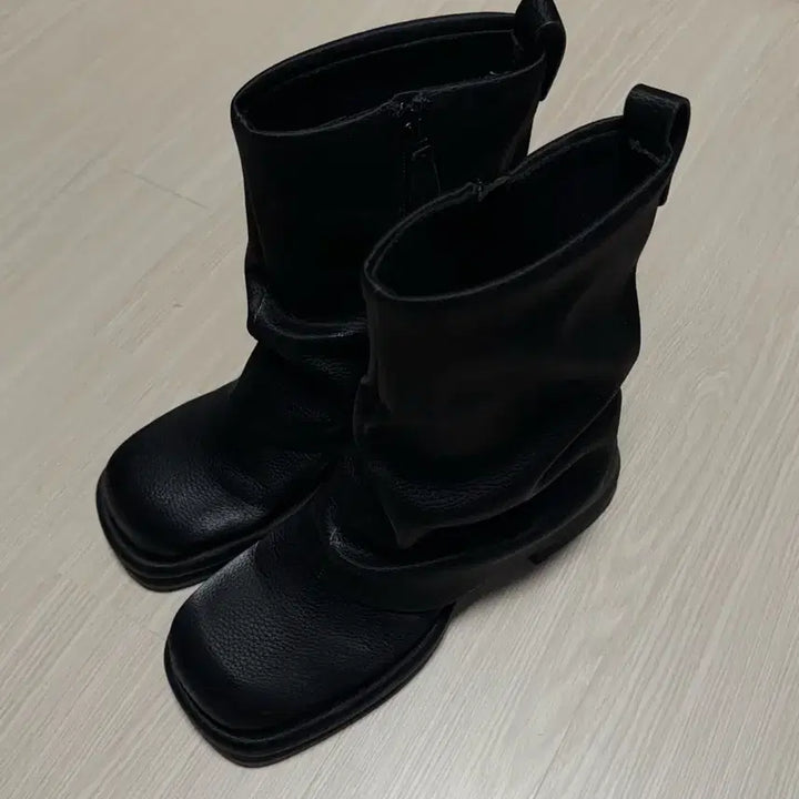 [BUNJANG] WOON Bambi Boots + Margot Microstuds Bag Set / WOON 부츠 + 스터드백