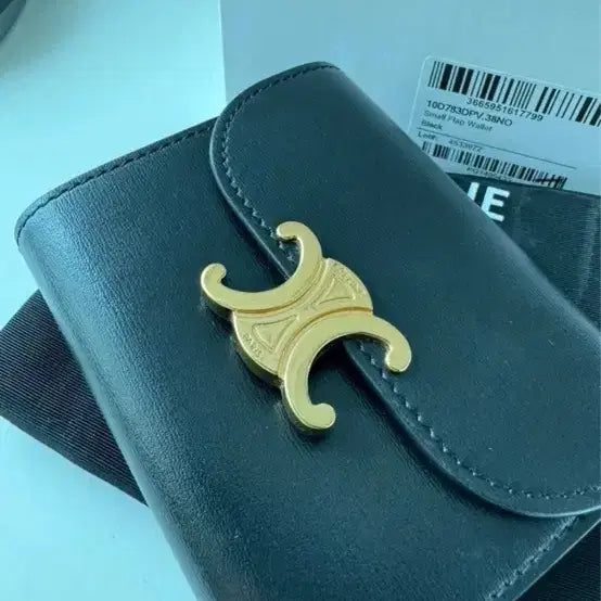 [BUNJANG] Celine Triomphe Flap Wallet (Full Package) / 셀린느 트리옹프 플랩 지갑(박스풀패키지)