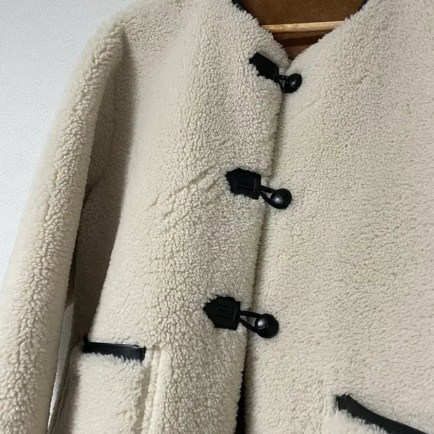 [BUNJANG] Semi Reversible Faux Shearling Jacket / 쎄미 무스탕 뽀글이