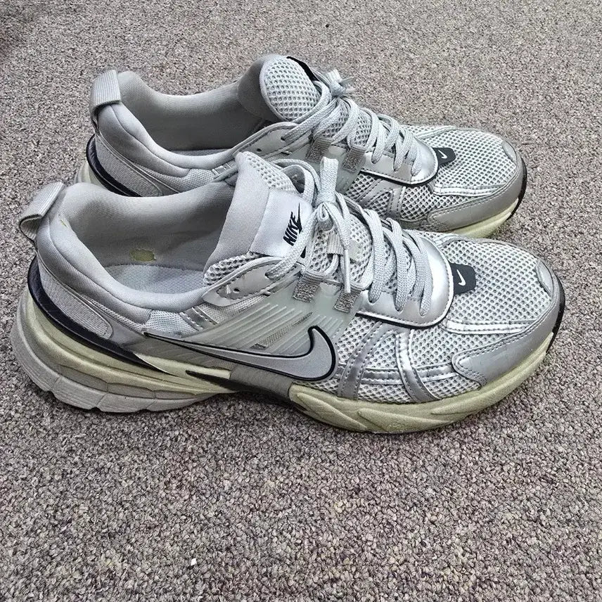 [BUNJANG] Nike V2K Run Summit White Sneakers / 나이키 v2k런 서밋화이트