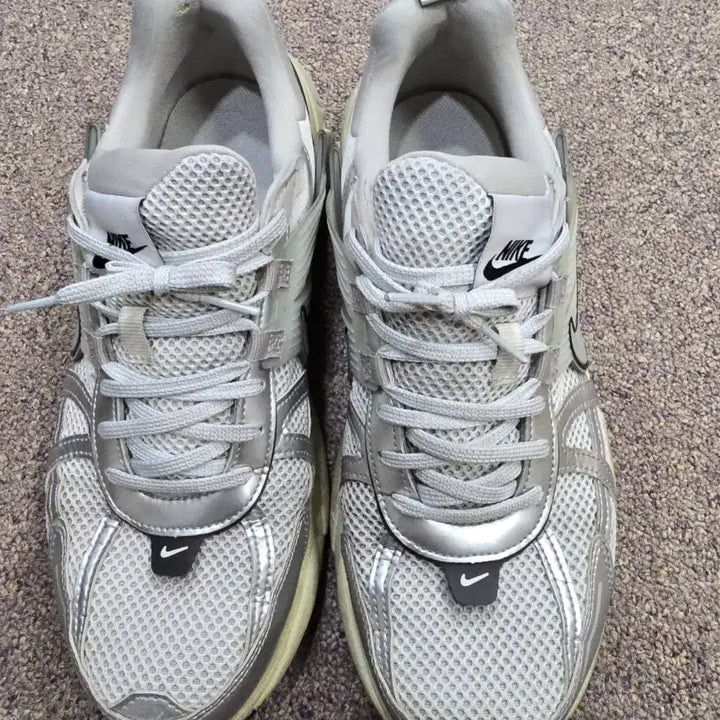 [BUNJANG] Nike V2K Run Summit White Sneakers / 나이키 v2k런 서밋화이트