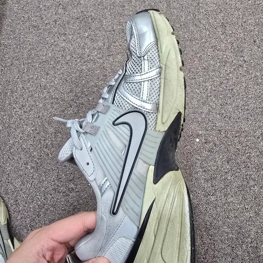 [BUNJANG] Nike V2K Run Summit White Sneakers / 나이키 v2k런 서밋화이트