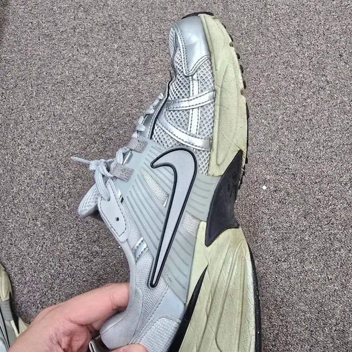 [BUNJANG] Nike V2K Run Summit White Sneakers / 나이키 v2k런 서밋화이트