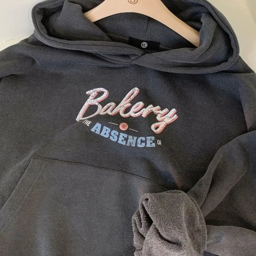 [BUNJANG] Bambiola Mrs. Bear Hoodie / 밤비올라 곰부인네 후드티 새제품