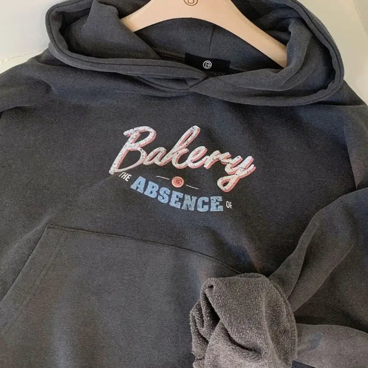 [BUNJANG] Bambiola Mrs. Bear Hoodie / 밤비올라 곰부인네 후드티 새제품
