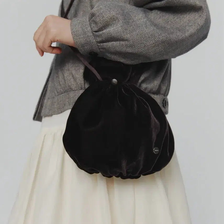[BUNJANG] AMOMENTO Velvet Mini Bag Dark Brown / 아모멘토 벨벳 미니 백 다크브라운