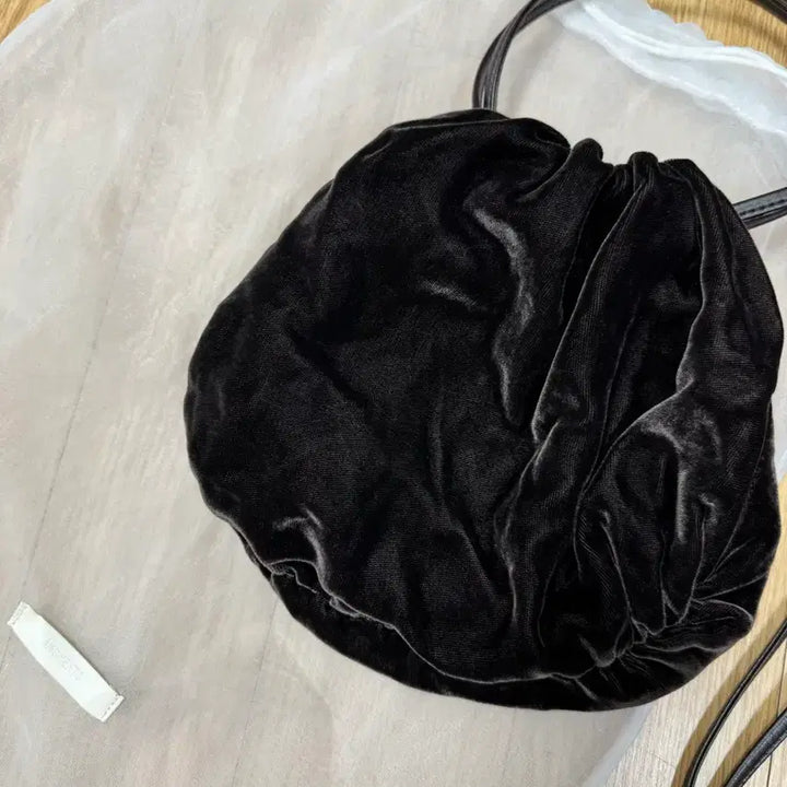 [BUNJANG] AMOMENTO Velvet Mini Bag Dark Brown / 아모멘토 벨벳 미니 백 다크브라운