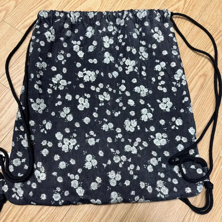 [BUNJANG] Soft Seoul Posi Flower String Backpack / 소프트서울 포지 플라워 스트링 백팩