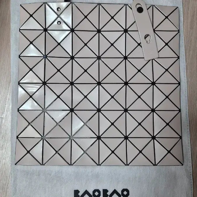 [BUNJANG] Bao Bao Lucent Tote Bag / 바오바오 루센트 토트백 새상품