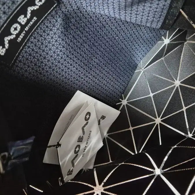 [BUNJANG] Bao Bao Lucent Tote Bag / 바오바오 루센트 토트백 새상품