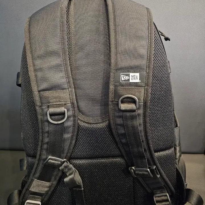 [BUNJANG] New Era Graphite Backpack / 뉴에라 캐리어 백팩 그라파이트