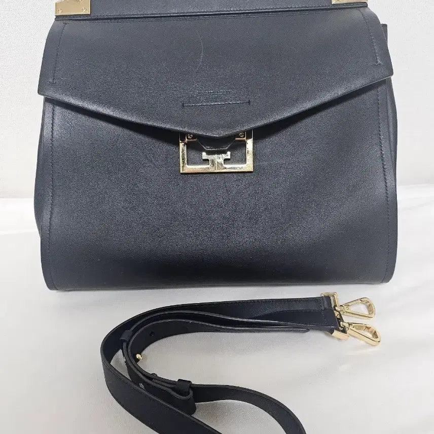 [BUNJANG] Givenchy Mystic Tote Bag / 지방시 미스틱 토드백