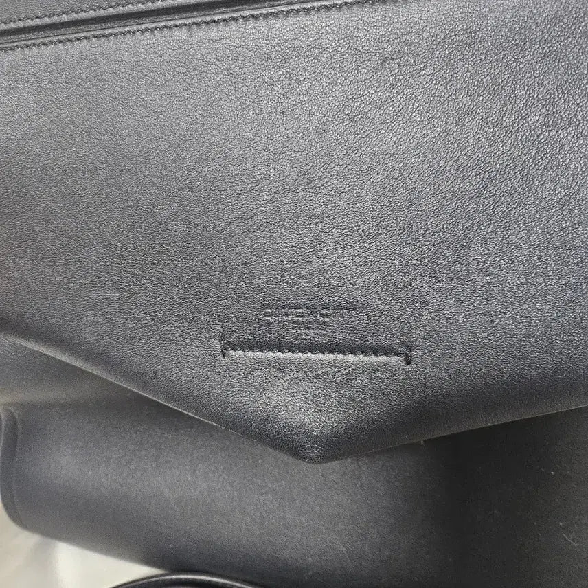 [BUNJANG] Givenchy Mystic Tote Bag / 지방시 미스틱 토드백