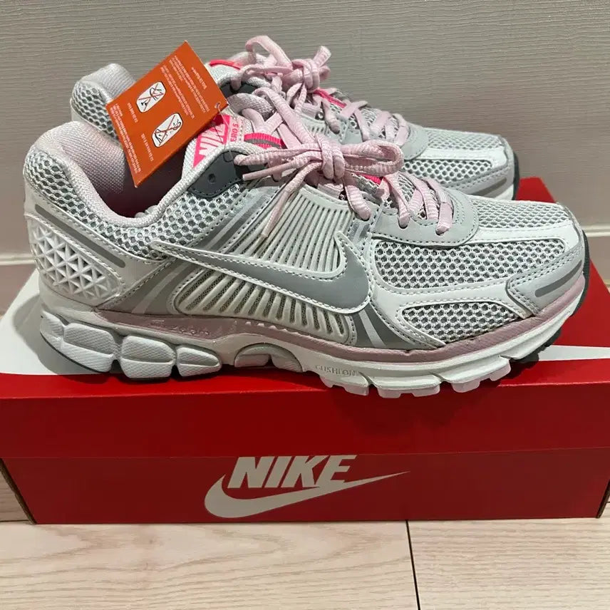 [BUNJANG] Nike Zoom Vomero 5 Pink (Size 250) / 나이키 줌보메로 5 핑크 새상품 250사이즈