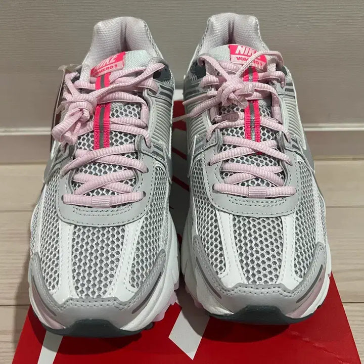 [BUNJANG] Nike Zoom Vomero 5 Pink (Size 250) / 나이키 줌보메로 5 핑크 새상품 250사이즈