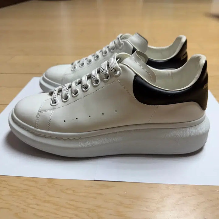 [SOLD OUT] 알렉산더 맥퀸 오버솔 39사이즈 판매합니다!(S급 풀박스)