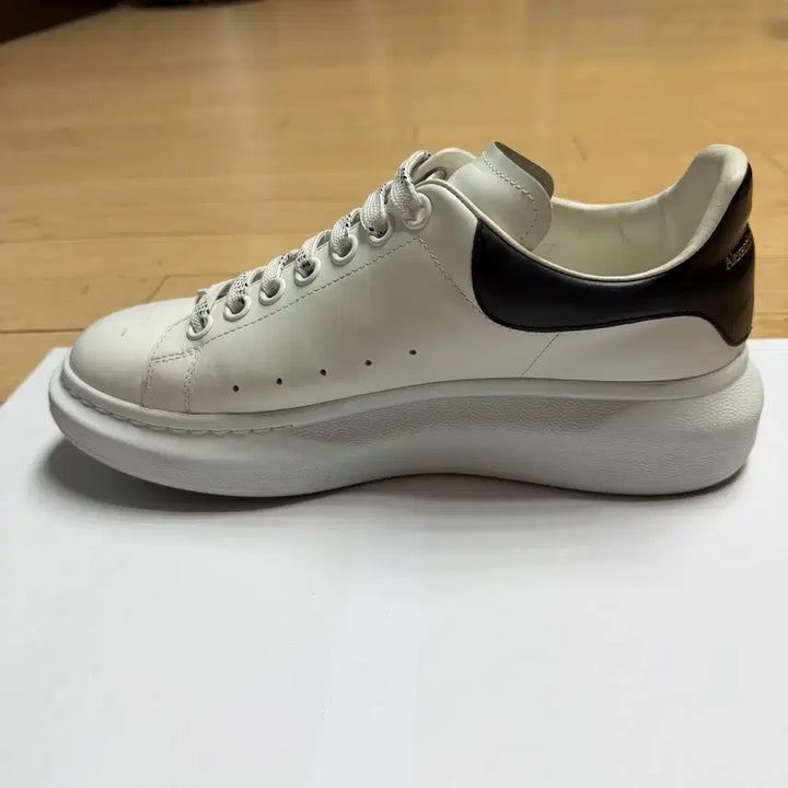 [SOLD OUT] 알렉산더 맥퀸 오버솔 39사이즈 판매합니다!(S급 풀박스)